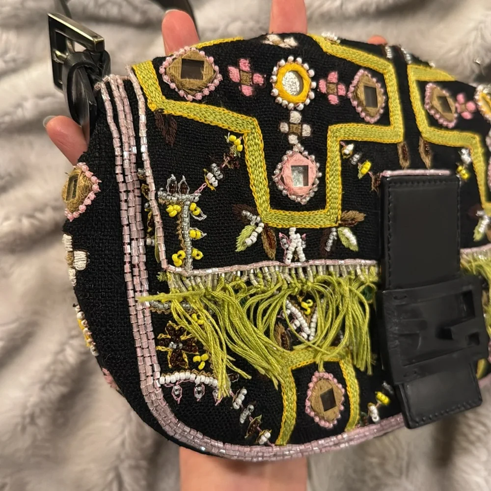 Vintage Fendi Baguette - Picture 4 of 8